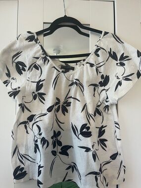Banana Republic White Short Sleeve Floral Tee with Black Print